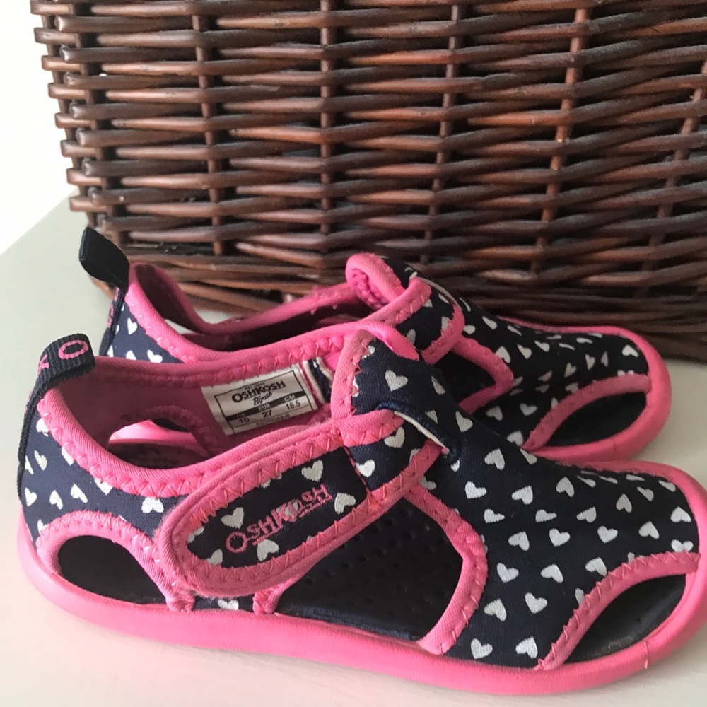Water shoes and free hat gift!